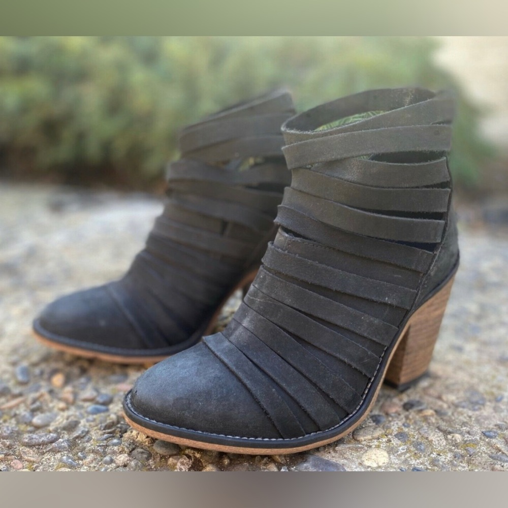 Free Bird hybrid straps boot